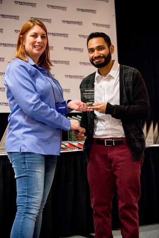 Hernandez, UTRGV program coordinator, given top honor from Texas MATHCOUNTS