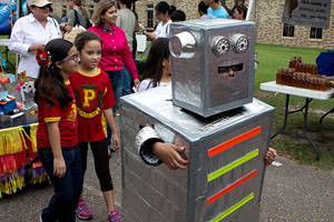 Image of UTRGV's RiSA Community Day draws families for day of fun and learning