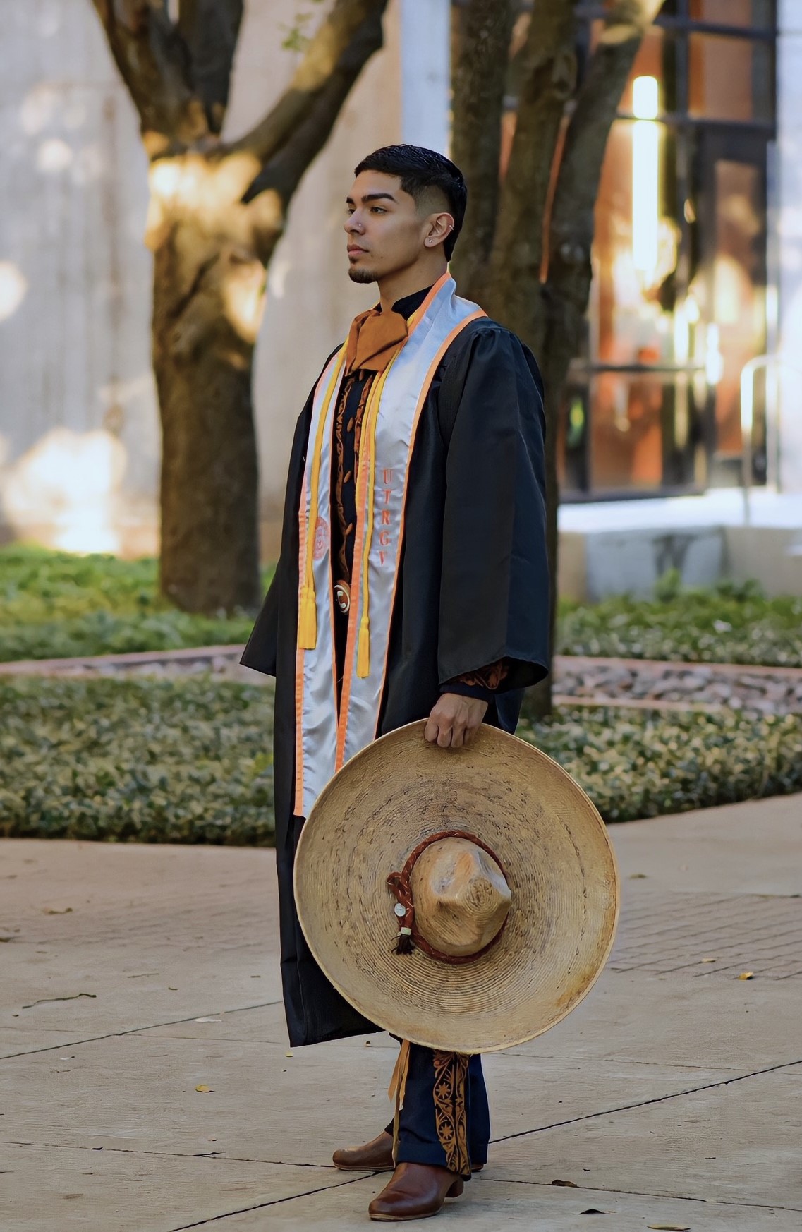 utrgv alum with graduation gown