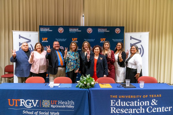 UTRGV and the UT Education and Research Center at Laredo on April 28 signed a ceremonial Memorandum of Understanding at The UT Center at Laredo to expand UTRGV’s social work program both at the undergraduate and graduate levels in Laredo. (UTRGV Photo by David Pike)