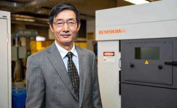 Dr. Jianzhi Li, UTRGV professor of manufacturing engineering and principal investigator on the I-DREAM4D and CA2REERS projects. (UTRGV Photo by Paul Chouy)