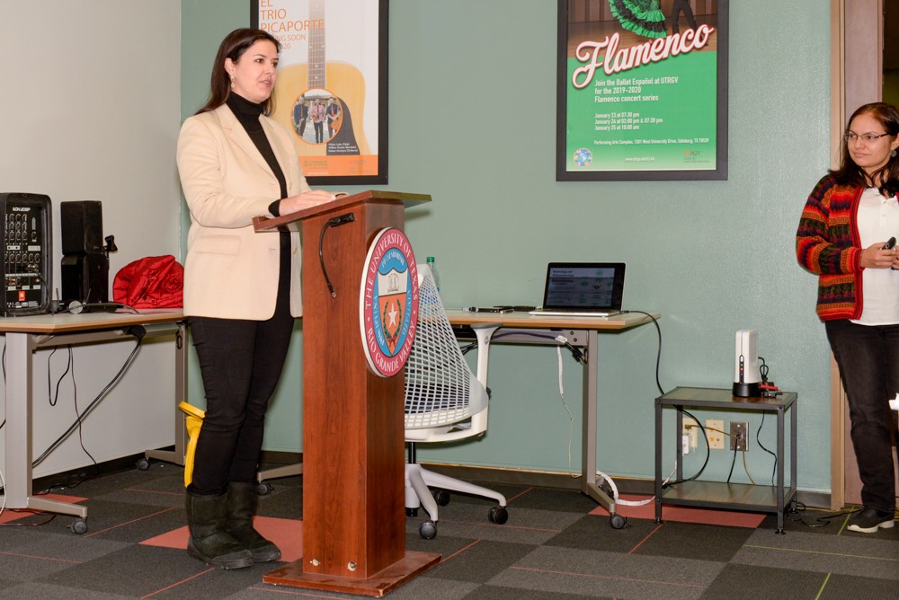 Dra. Carolina Santamaría presented her research on Colombian soundscapes including danza tradicional, música regional, and recordings of Andean, Caribbean, and Afro-Colombian music compiled by Dra. Santamaría and the Músicas Regionales group at the Universidad de Antioquia, Medellín, Columbia. Dr. Santamaria visited both campuses for her lectures and attended graduate seminars in Edinburg and Brownsville. 4