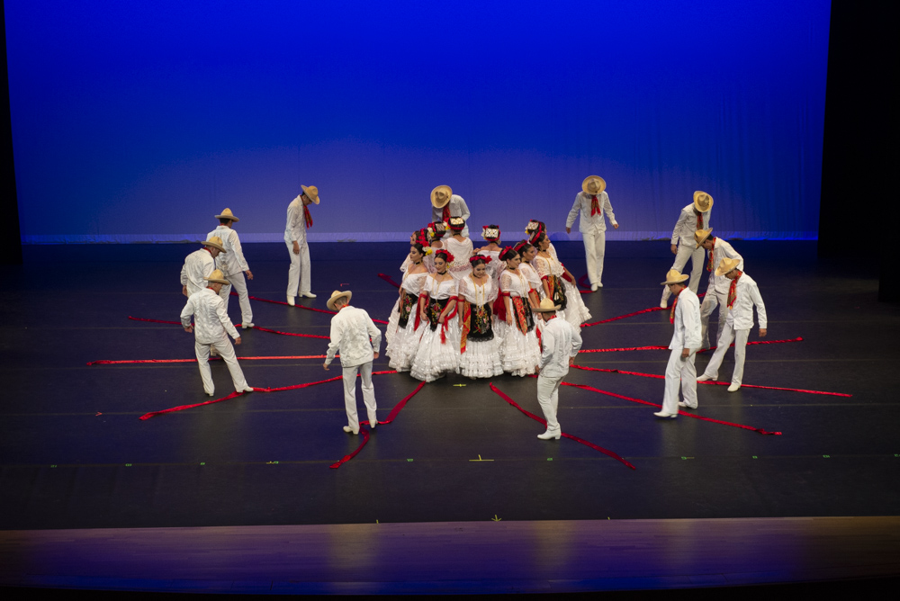 The Ballet Folklórico de la Universidad Veracruzana was invited by the Center for Latin American Arts to visit the United States and perform with UTRGV dancers in Edinburg and Brownsville in December 2019. The Center for Latin American Arts also hosted workshops to teach Ballet Folklórico with the performers from the Universidad Veracruzana at twelve public schools in the Rio Grande Valley in December. Our community engagement committee made the BFUV concert more successful than any other event. 2
