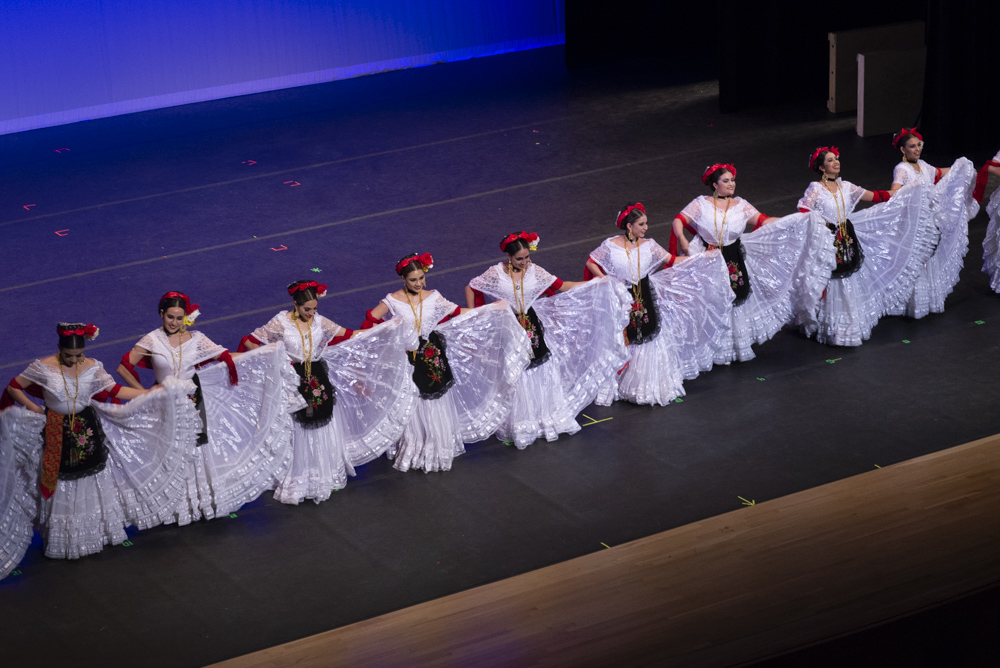The Ballet Folklórico de la Universidad Veracruzana was invited by the Center for Latin American Arts to visit the United States and perform with UTRGV dancers in Edinburg and Brownsville in December 2019. The Center for Latin American Arts also hosted workshops to teach Ballet Folklórico with the performers from the Universidad Veracruzana at twelve public schools in the Rio Grande Valley in December. Our community engagement committee made the BFUV concert more successful than any other event. 4
