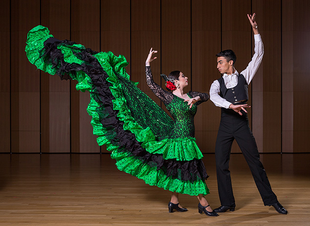 flamenco dancers 