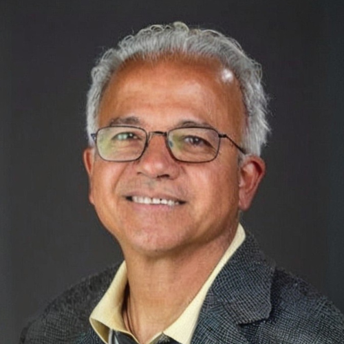 Headshot of Dr Roldan Valverde