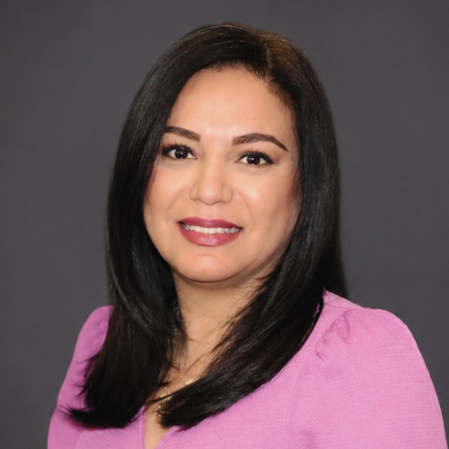 Headshot of Perla Lozoya
