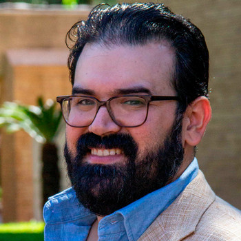 Dr. Josef Sifuentes