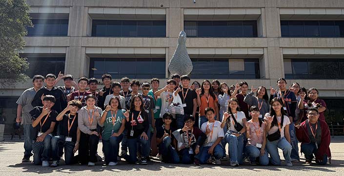 7th grade GEAR UP students at Texas A&M San Antonio College Tour