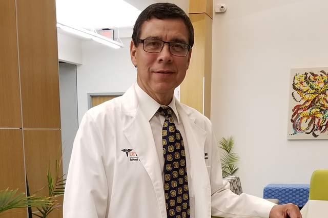 Associate Dean and Professor Establishes Scholarship for UTRGV School of Medicine Students