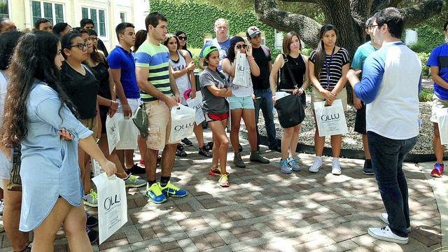 Alumnos de último año de la Academia MSA exploran opciones de educación superior durante salida de campo