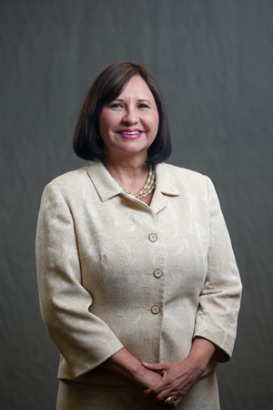 Dr. Adela Valdez