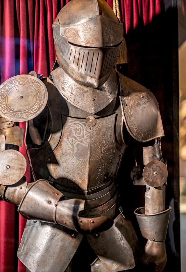 Leonardo Da Vinci’s armor-clad robot