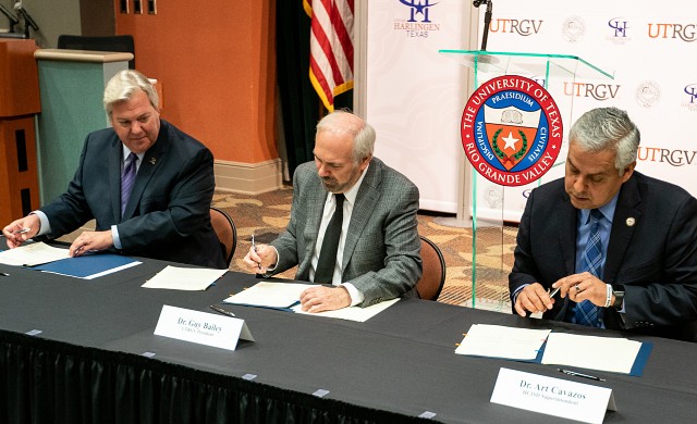 The Newsroom City Of Harlingen Deeds Land To Utrgv And Harlingen Cisd For Early College High School