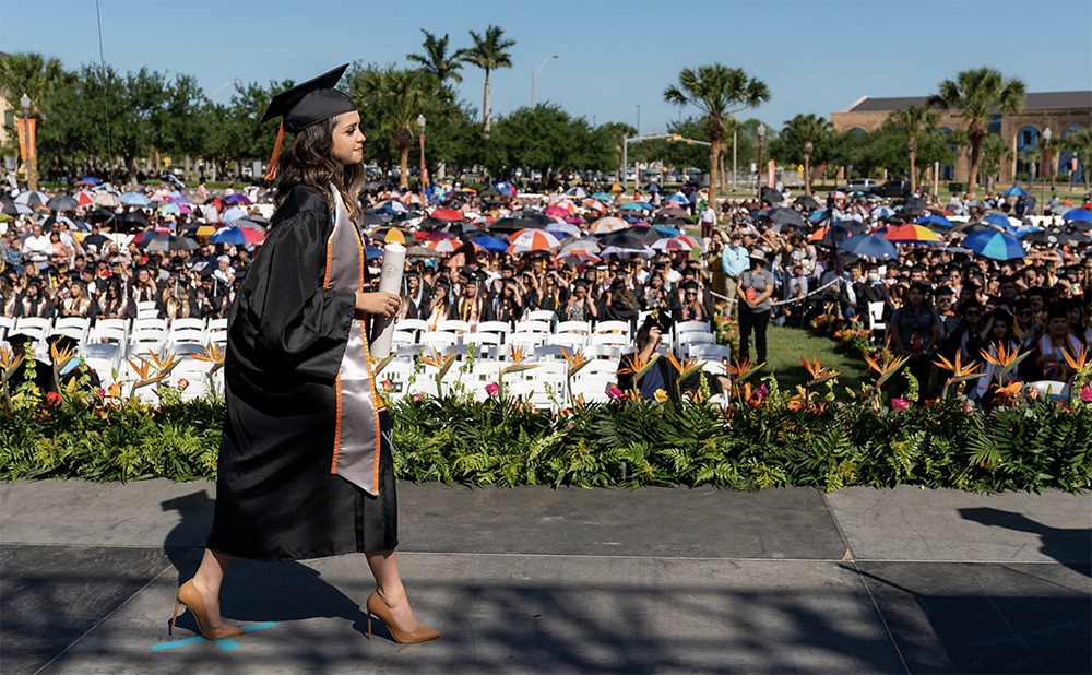 UTRGV commemorated the Class of 2022 with two commencement ceremonies on the UTRGV Brownsville Campus Friday evening. These ceremonies kicked off the university’s Spring Commencement weekend, which continues Saturday in Edinburg at Bert Ogden Arena. (UTRGV Photo by David Pike)