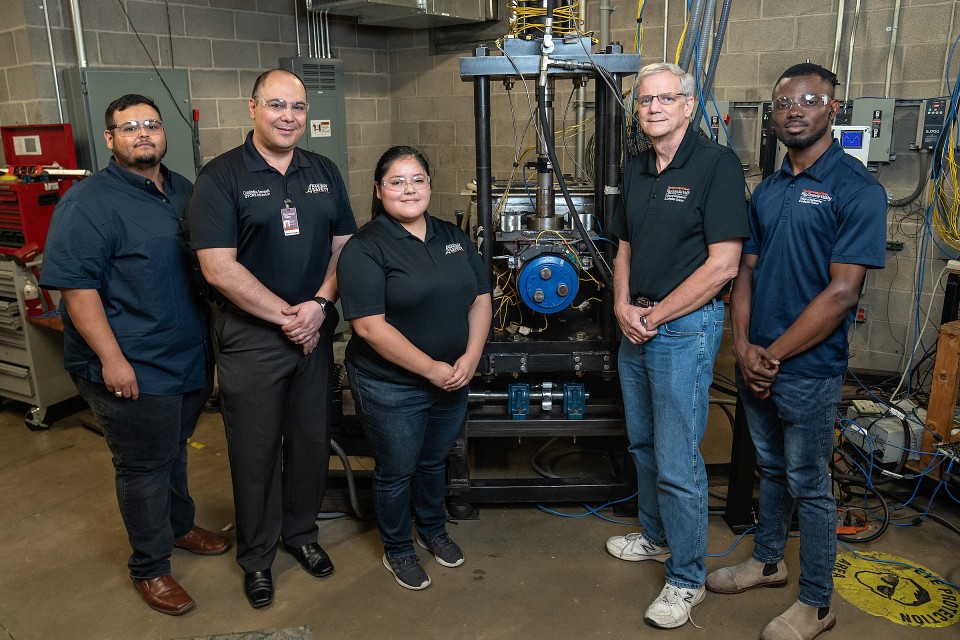 UTRGV Mechanical Engineering students and faculty members