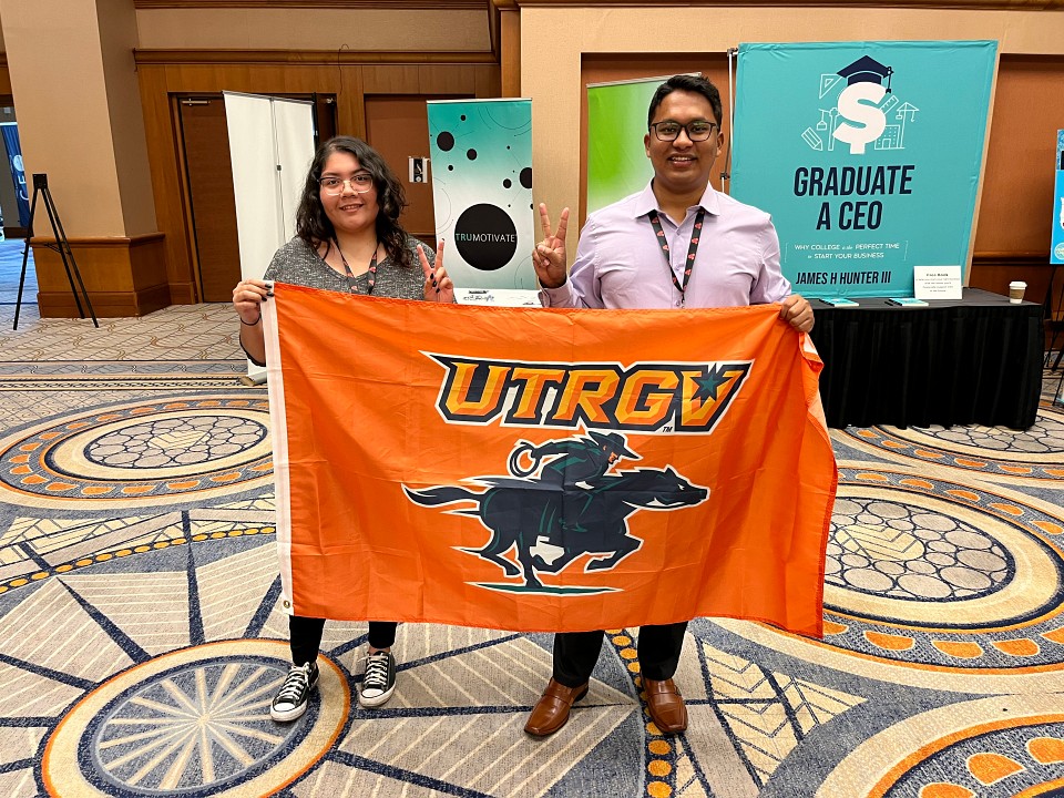 Derek Abrams, a UTRGV associate professor of Practice with the Robert C. Vackar College of Business and Entrepreneurship, earned notable recognition at the 39th Annual Collegiate Entrepreneurs’ Organization (CEO) Global Conference and Pitch Competition.