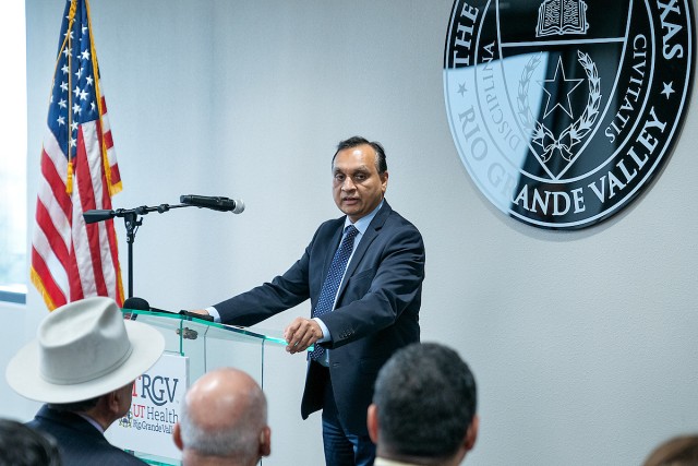 Dr. Subhash Chauhan, founding director of UTRGV’s South Texas Center of Excellence in Cancer Research (ST-CECR), gave remarks during a press conference Friday, Feb. 24, 2023, at Rio Bank in McAllen. CPRIT and UTRGV hosted the press conference to celebrate a $6 million award from CPRIT to the UTRGV cancer research center.