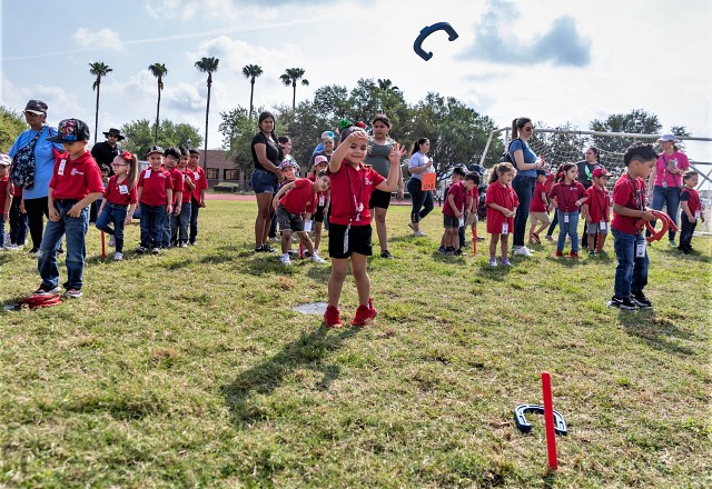 The students were split over two days. On both days, STEPS hosted half of the students in a health fair at the HPE II gymnasium, and the other half outside on the UTRGV track and field. After lunch, the groups swapped activities.