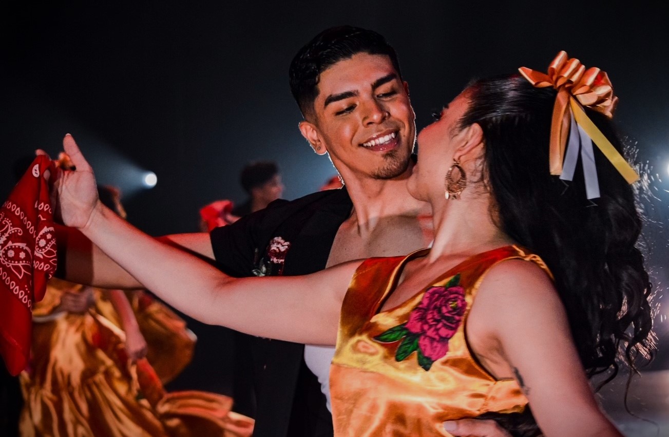 UTRGV alum performing at Ballet Folklórico  show