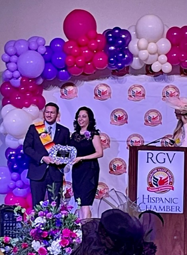 Maria Leonard accepted her award at the RGV Hispanic Chamber’s Hats Off to Women of Distinction Dinner and Expo 2023 (Courtesy Photo: Maria Leonard)