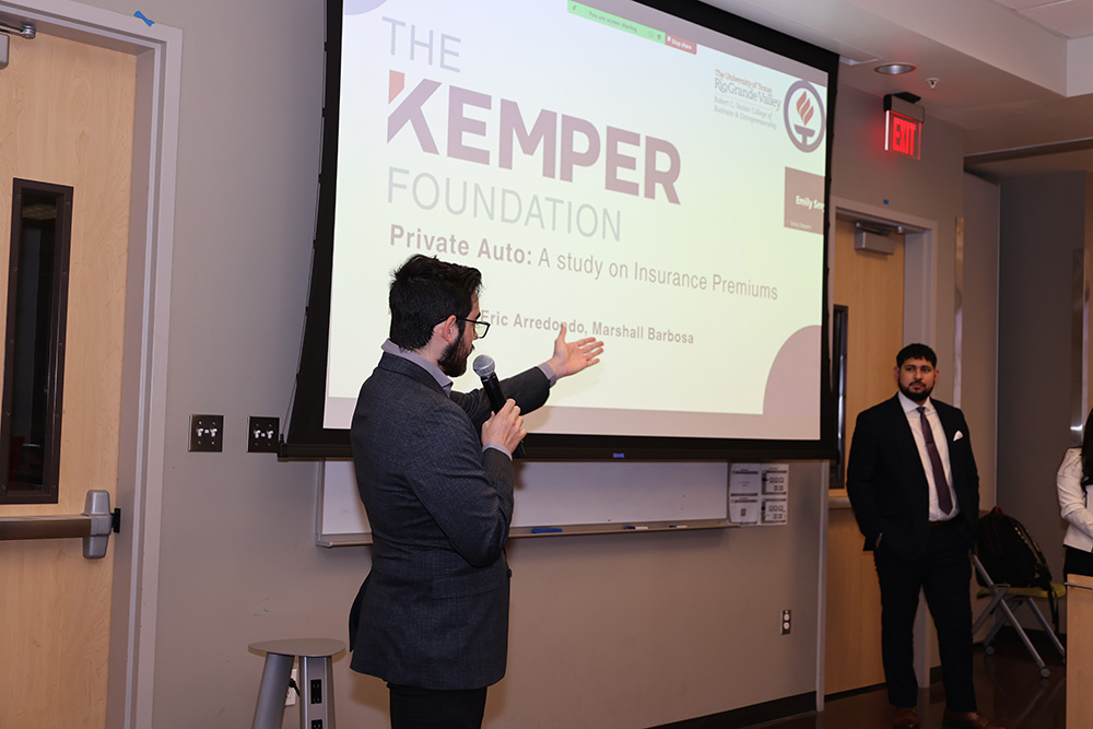 RCVCOBE students part of Kemper Scholars presenting