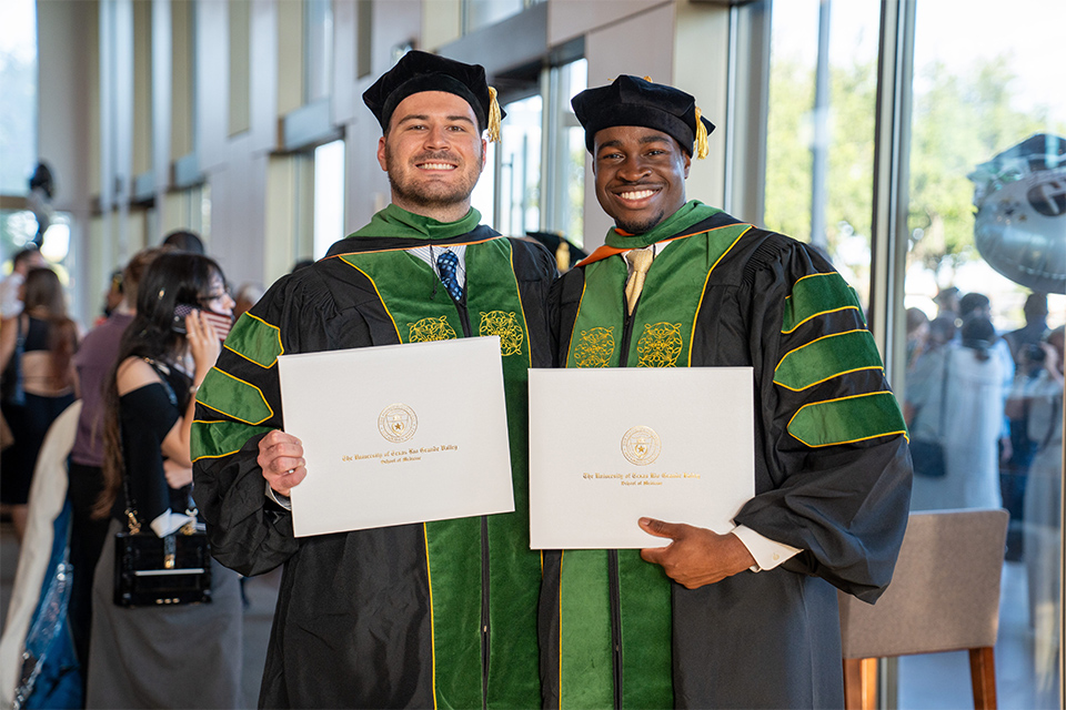 25-som-grads-i.jpg