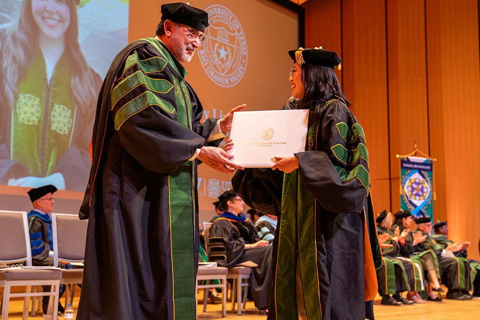 som-grads-25-i2.jpg