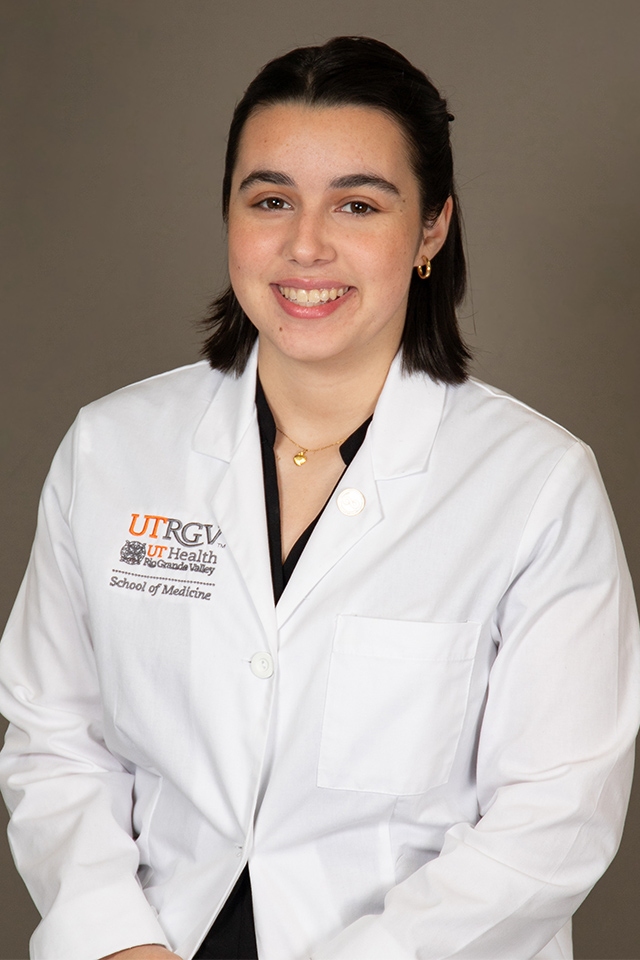 Nina Mourão, a UTRGV School of Medicine student