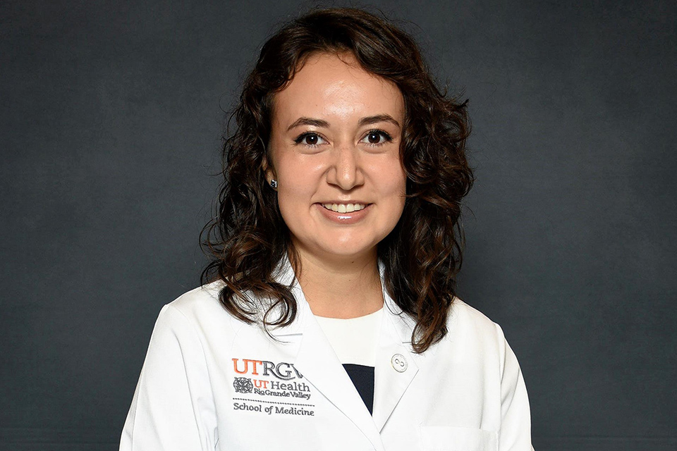 Maria Camila Gonzalez Tovar, UTRGV School of Medicine student, received the 2025 U.S. Public Health Excellence in Public Health Award.