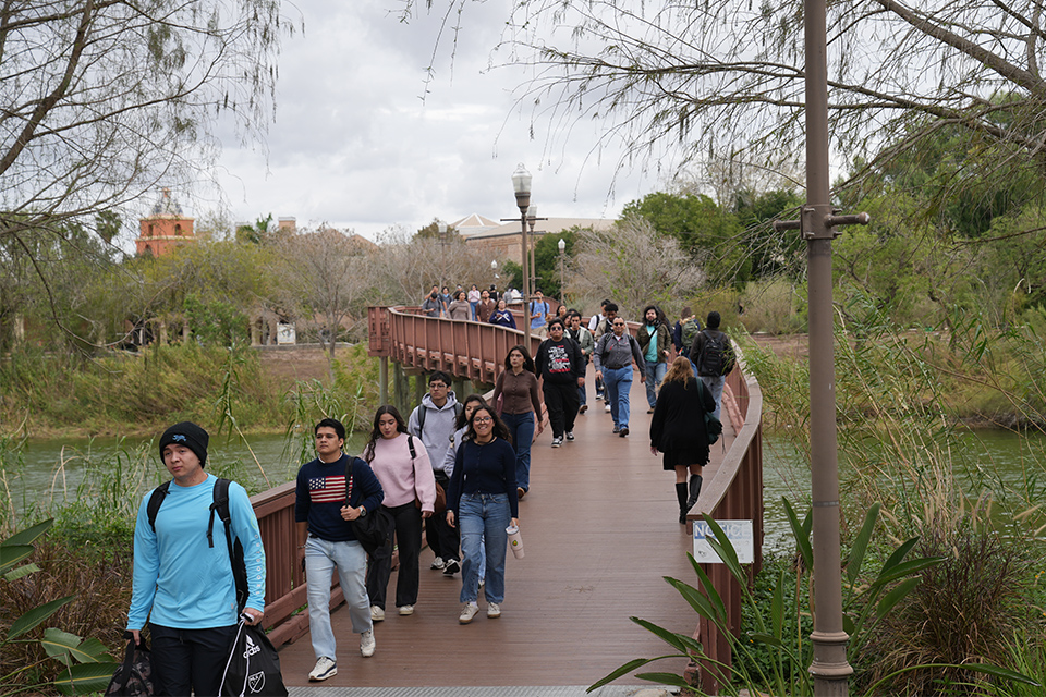 Students begin spring 2026 semester at UTRGV campus in Brownsville. 