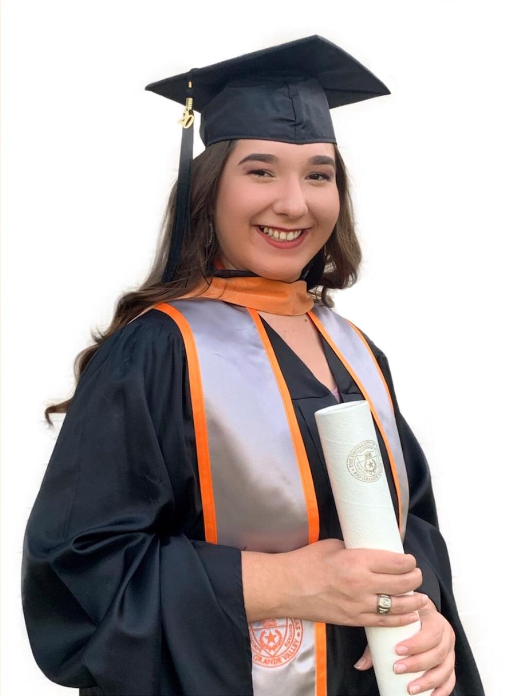 Alyssa Silva graduation photo