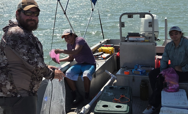UTRGV-NOAA partnership expands hands-on research, prepares next generation of coastal scientists