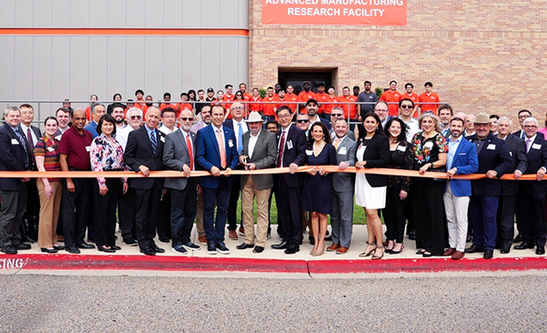 UTRGV celebrated the grand opening of its new Advanced Manufacturing Research Facility (AMRF) on Monday, May 5. This 14,000-square-foot space will drive innovation and prepare students for careers in advanced manufacturing. 