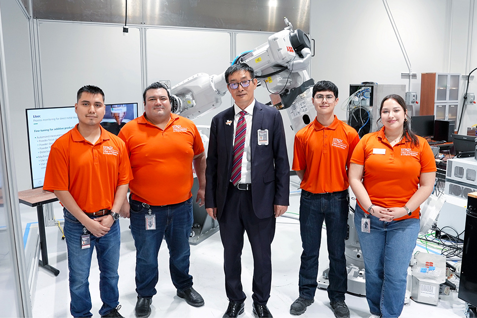 amrf-utrgvstudents-copy.jpg