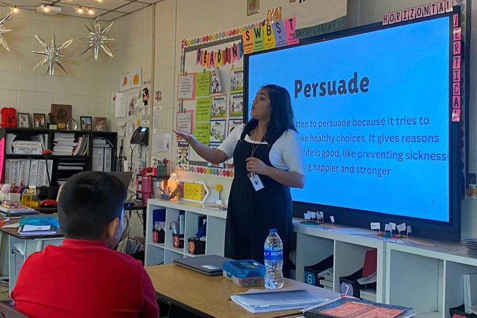 UTRGV graduating senior Leslie Garcia immersed herself in a fourth-grade classroom during her final year, gaining invaluable practical teaching experience at Las Yescas Elementary School as part of the UTRGV College of Education and P-16 Integration’s Yearlong Clinical Teaching Residency. 