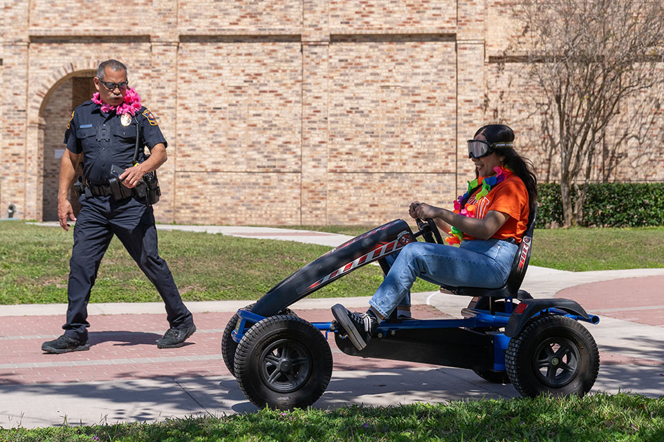 The UTRGV University Police Department held a special panel prior to Spring Break addressing the dangers of driving while intoxicated. Students and law enforcement officials who attended on Wednesday, March 12, heard a moving testimonial from special guest Sean Carter, who in 2005 survived a crash when he was a passenger in a vehicle with a friend who was driving drunk. 