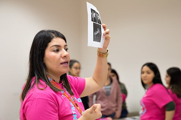 Thumbnail: Edna Orozco, UTRGV Manufacturing and Industrial Engineering Lecturer, leads an activity with students.