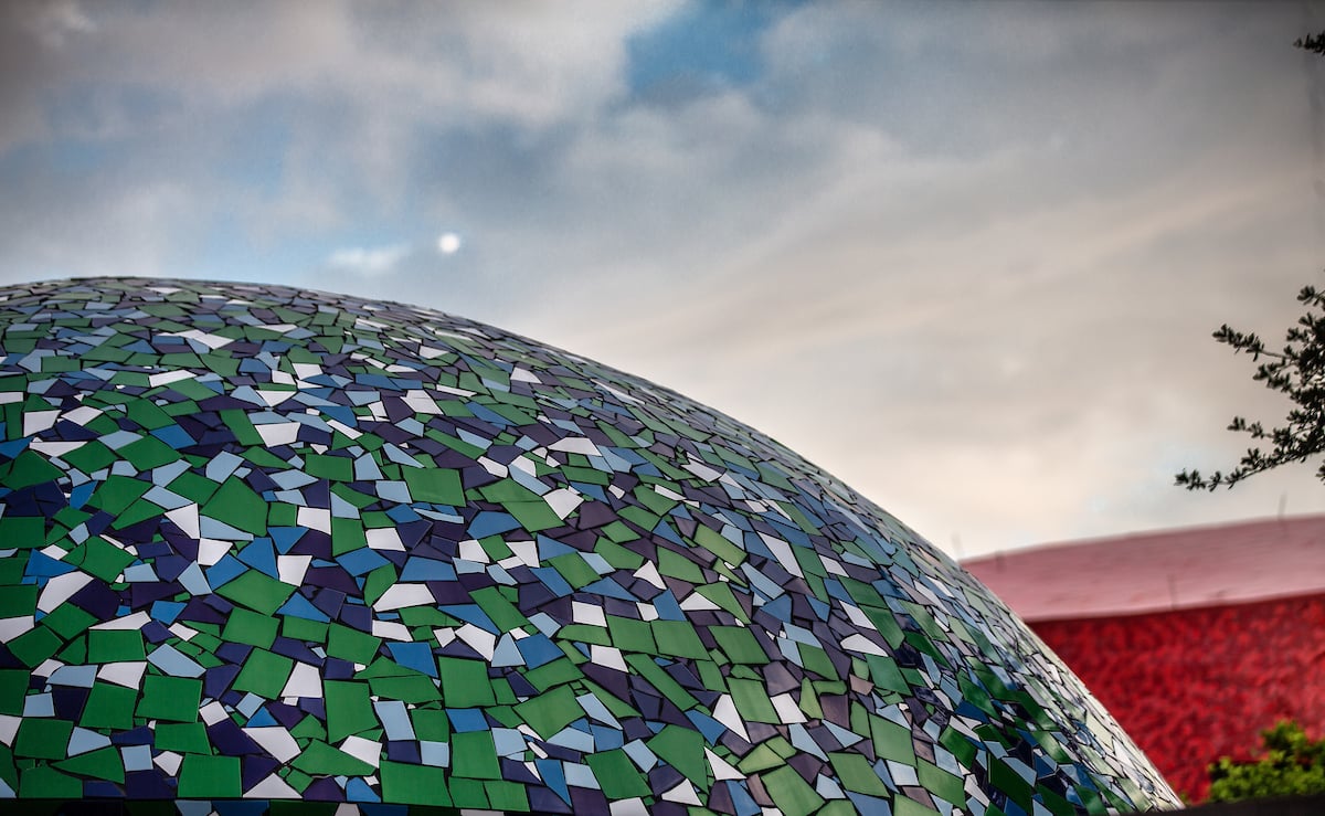 Thumbnail: HEB Planetarium dome roof.