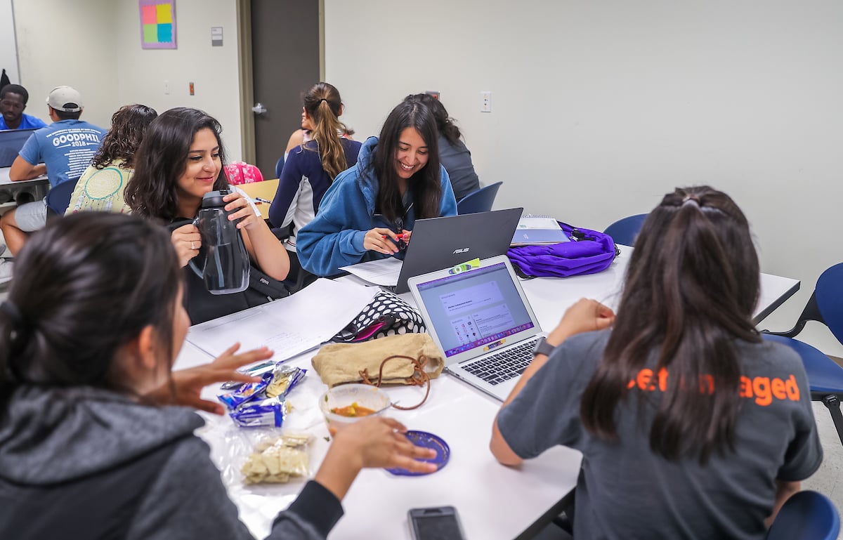 Thumbnail: Students take advantage of the offerings given by the UTRGV Learning Center.