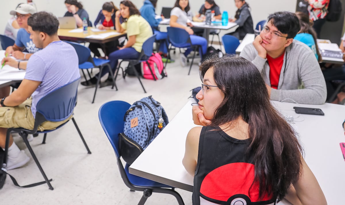 Students listen attentively at the UTRGV Learning Center.