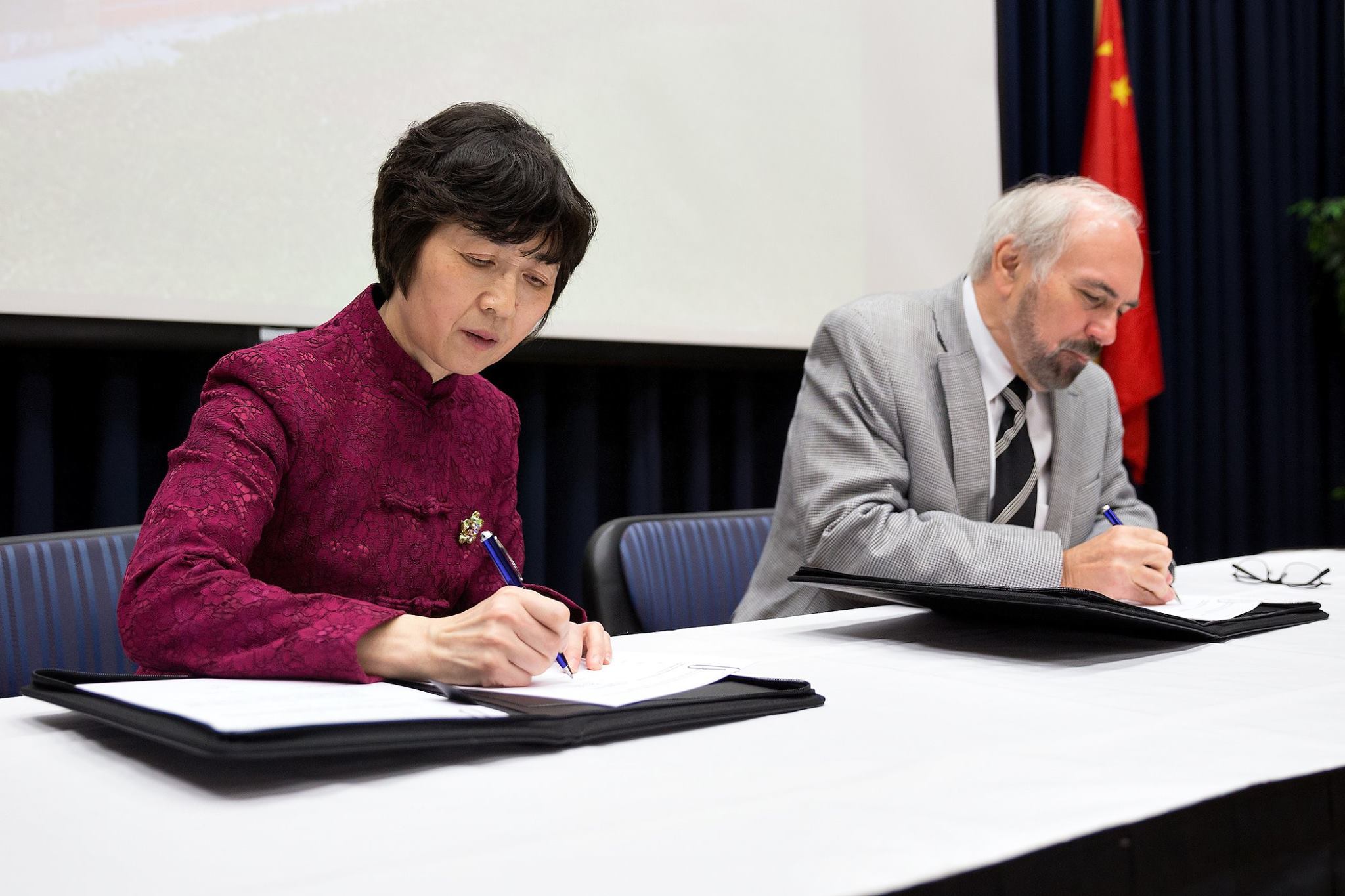 UTRGV hosts an Agreement signing ceremony with Hunan First Normal University.