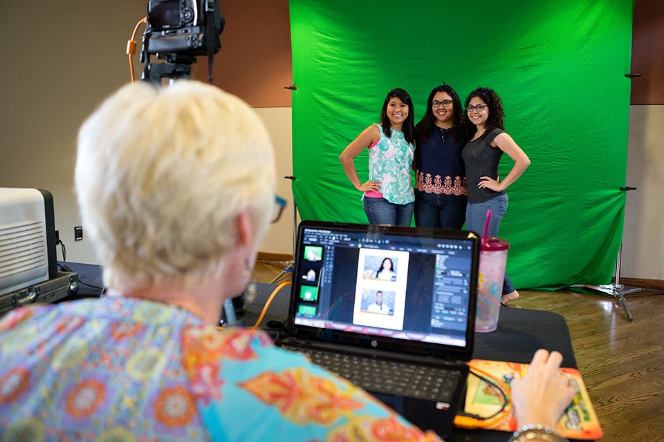 UTRGV students have their photo taken during Picnic With the President on Thursday, Sep. 3, 2015 at El Gran Salon in Brownsville, Texas. UTRGV photo by Paul Chouy
