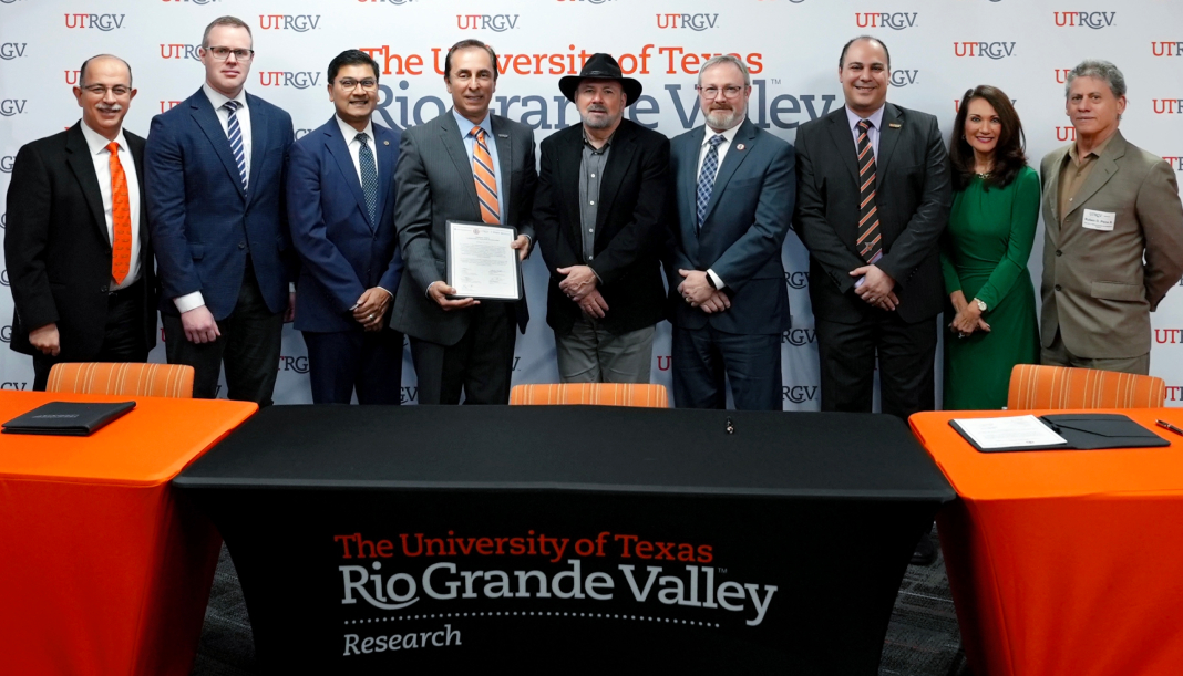 BRS Signing Ceremony group picture