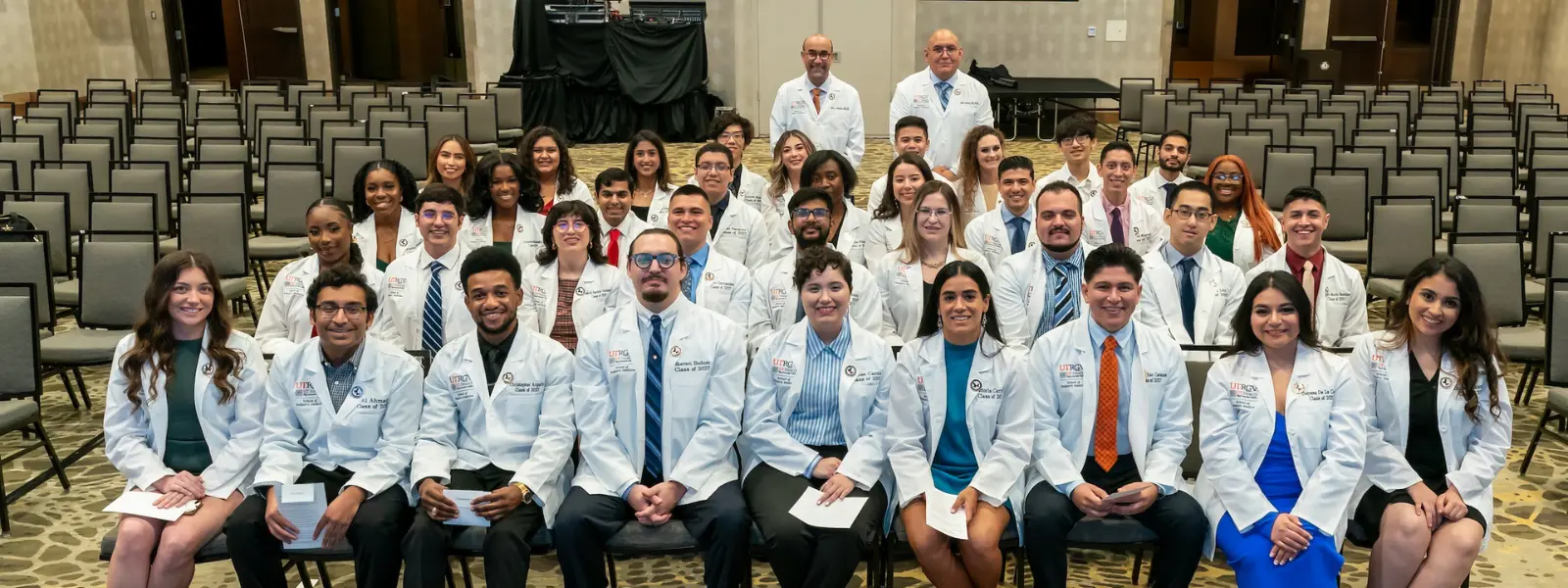 SOPM group photo with dean and faculty on the photo.