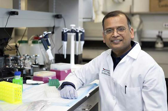 Dr Srinivas mummidi in laboratory