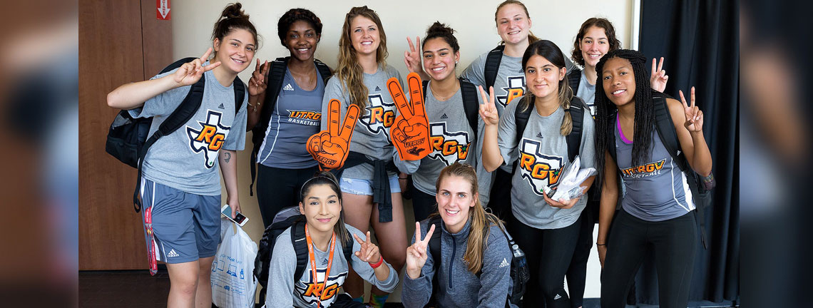 UTRGV First Year Students pose with V sign