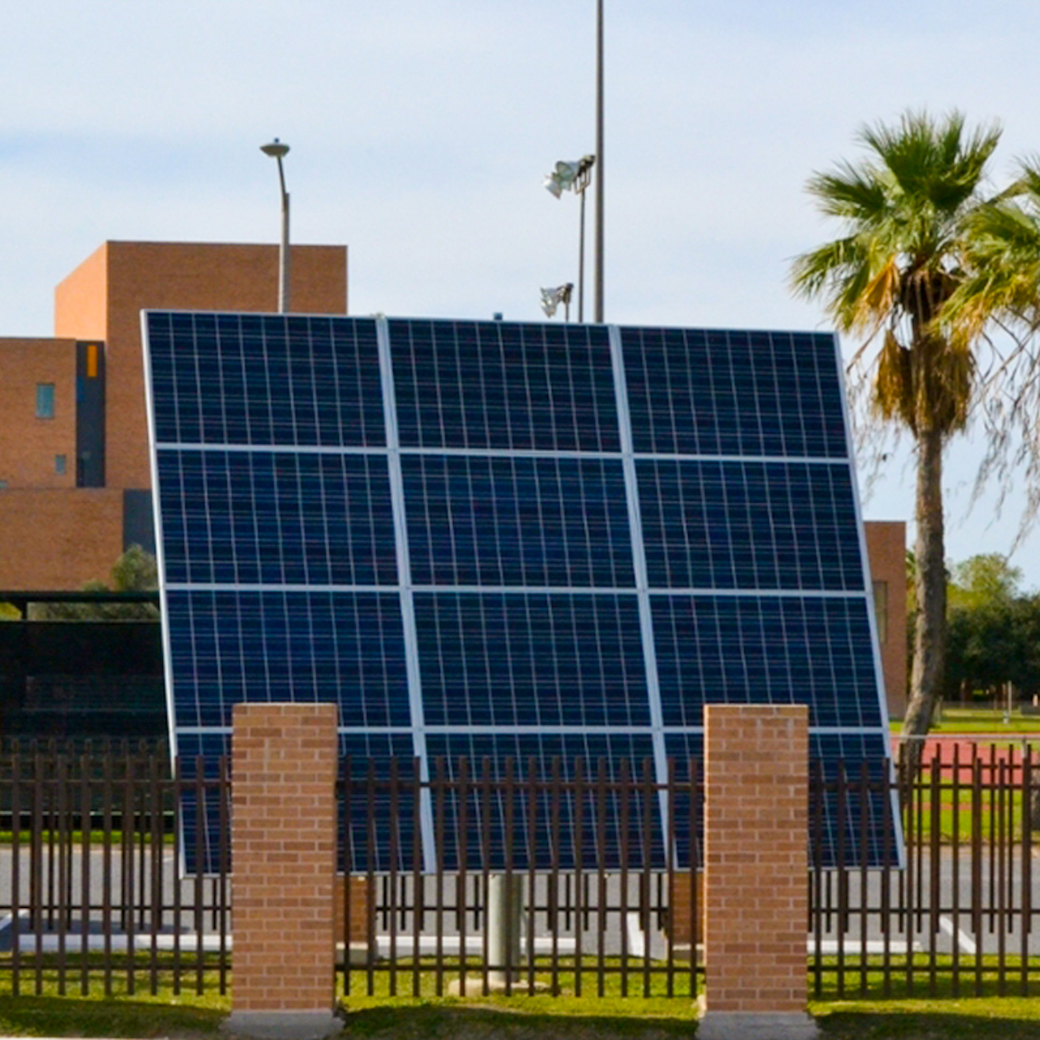 a picture of a tracking solar array on UTRGV's Edinburgh Campus