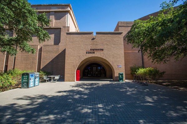 UTRGV Engineering Building on the Edinburg Campus. (UTRGV Archival Photo by Silver Salas)