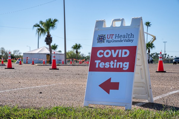 UT Health Rio Grande Valley Covid Testing sign taken by Paul Chouy